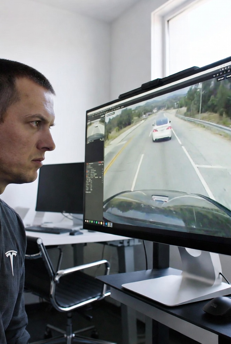 тренеры ИИ Tesla не доверяют Full Self-Driving